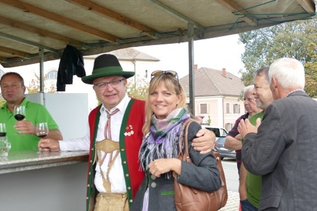 Auch unter den Musikern: Primar Dr. Meinrad Lindschinger mit seiner Gattin Christine
