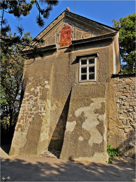 Die Aussenmauern der Burganlage