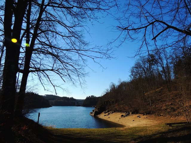 Der Stausee Ottenstein zieht vor allem in der warmen Jahreszeit auch immer wieder Liebespärchen an. | Foto: Archiv