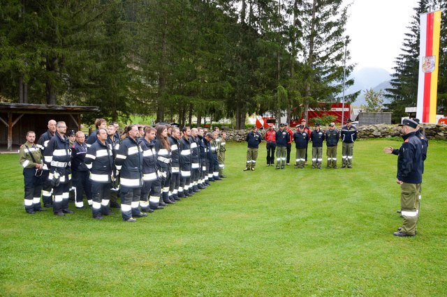 Aufstellung der freiwilligen Teilnehmer | Foto: BFKdo Spittal