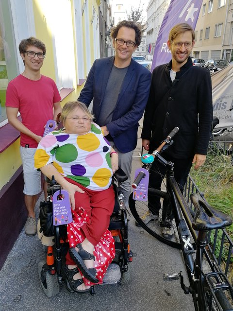 Auch Theresia Haidlmayr, selbst Neubauerin, kennt zu enge Gehsteige.