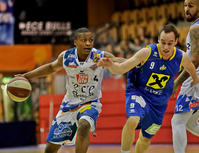 Spielen erstmals im Raiffeisen Sportpark: A. Maresch und Co. | Foto: GEPA