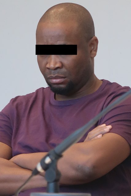 Nigerianer Augustin Onyeugboa vor Gericht in Korneuburg. | Foto: mr