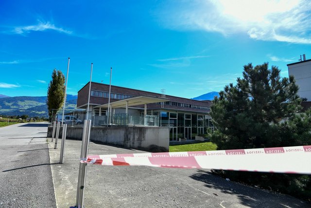 In der Berufsschule in Absam wurden zwei Personen durch eine Messerstecherei verletzt. | Foto: Zeitungsfoto