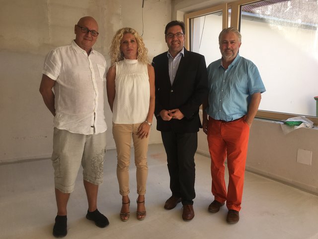 Stadtrat Michael Novotny, Michaela Fellner, WKO Gänserndorf Obmann Andreas Hager, Wirtschaftsstadtrat Reinhard Wachmann.