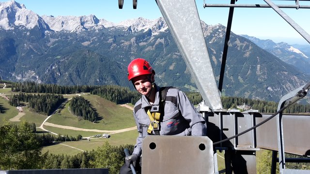 Matthias Auer erlernt den Beruf des Seilbahntechnikers bei den Hinterstoder-Wurzeralm Bergbahnen.