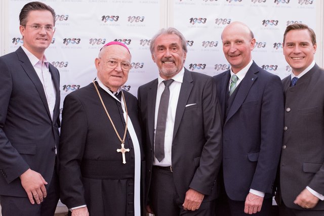 Bürgermeister Stefan Schmuckenschlager, Generalabt des Stift Klosterneuburg Bernhard Backovsky, Wolfgang Kiener, Bezirkshauptmann von Tulln Andreas Riemer und Christoph Kaufmann – Abgeordneter zum Niederösterreichischen Landtag und Planungsstadtrat in Klosterneuburg | Foto: Verena Maurer