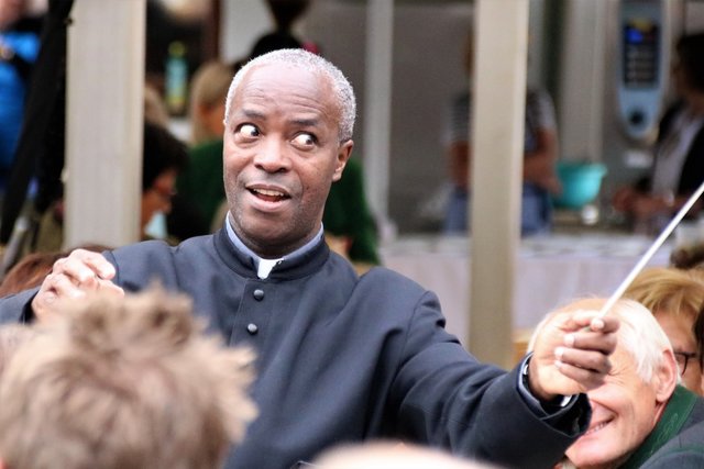 Verabschiedung von Pfarrer Dr. Anacletus Ngenza aus der Diözese Kigoma in Tansania, ehemalig genannt „Deutsch Ost Afrika“ der 3 Jahre Priesterlicher Mitarbeiter in der Pfarre Radstadt war. | Foto: HKroBild