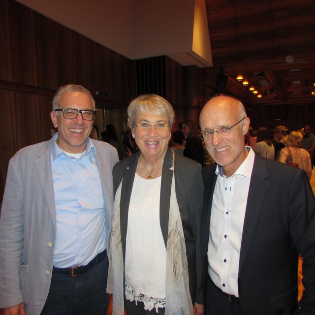 Bernhard Frischmann mit Marianne Wilhelm und Toni Innauer. 