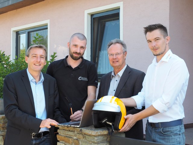 Bürgermeister Jürgen Maier, Mario Berger (GS & Projektleitung Media-Vision), Dr. Erich Rabl, Rene Pareis (kabelplus Privatkundenvertrieb