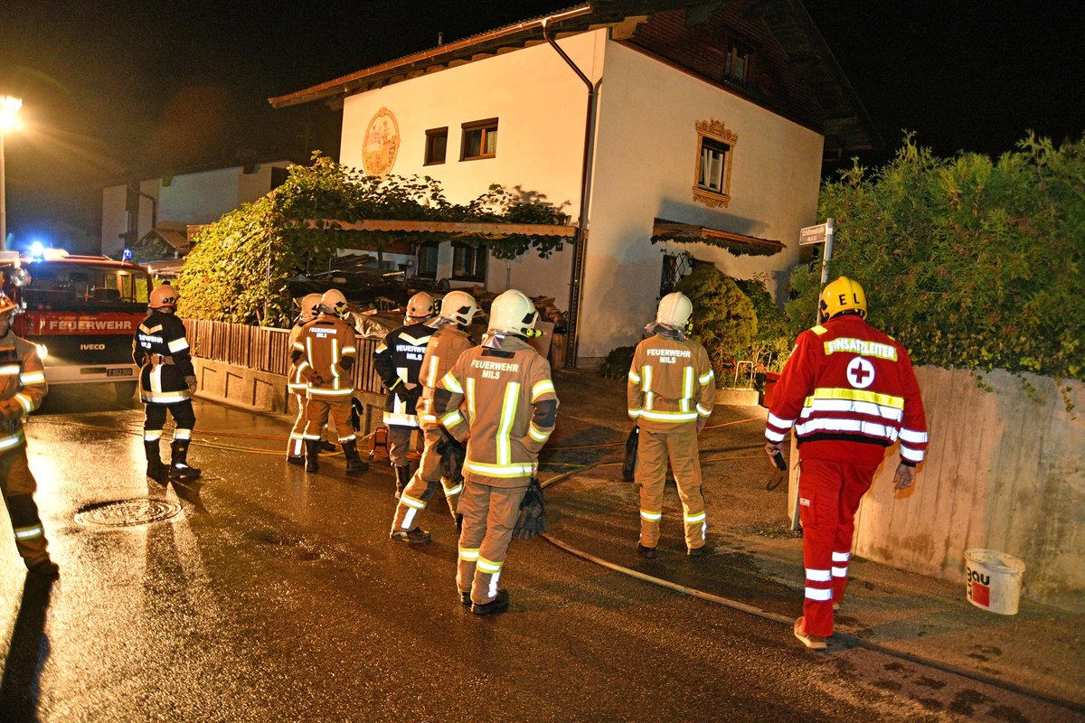Mils Eine Verletzte Person Mitten In Der Nacht Sauna Fangt Zu