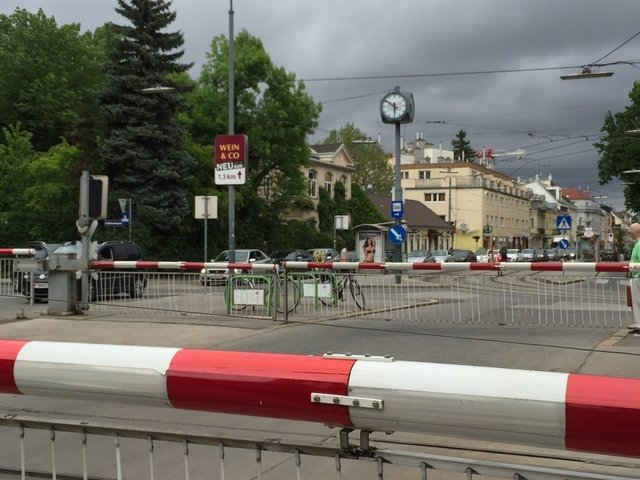 <f>Was erwartet uns mit der Verbindungsbahn?</f> Eine ÖBB-Umfrage in Hietzing, Penzing und Meidling hat die Stimmung erhoben.