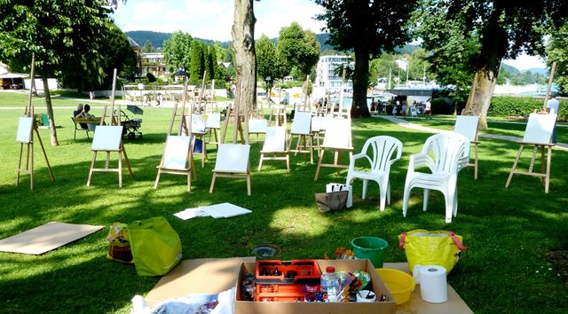 Bei Schönwetter im Kurpark Velden am Wörthersee - alles ist hier bereit für den kreativen Ansturm