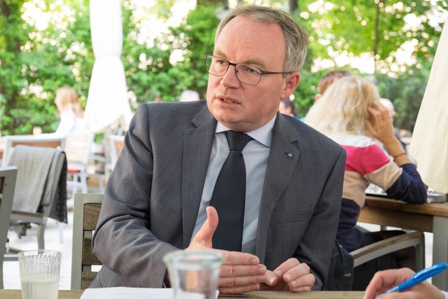 Stephan Pernkopf: "Es ist mir ein besonderes Anliegen, einen gesunden Boden und sauberes Wasser für nachfolgende Generationen zu sichern.“ | Foto: Arnold Burghardt