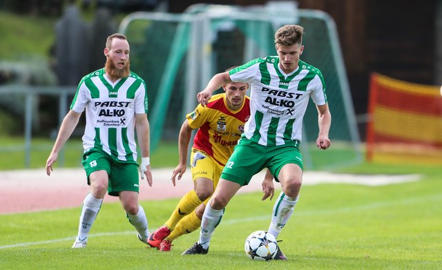 Der FCO holte sich den ersten Sieg, Rene Grininger (l.) traf zum 2:1.