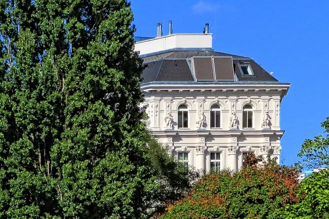 Schöne Häuser stehen auch in der Leopoldstadt (hier an der Ecke Obere Donaustraße/Floßgasse