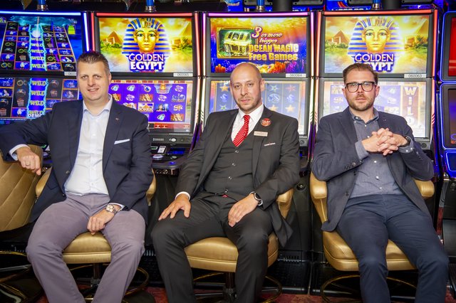 &lt;f&gt;Profis am Werk:&lt;/f&gt; Christoph Marx, Stefan Gruber und Stefan Bachernegg (v. l.) sind drei von rund 140 Casino-Mitarbeitern in Graz. | Foto: Foto Jörgler