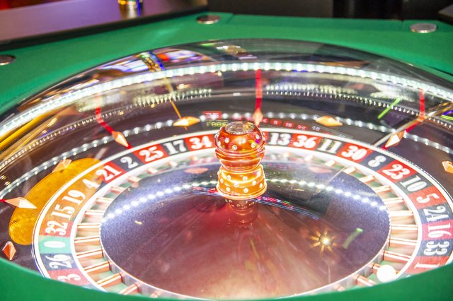 Der Roulette-Tisch gehört zur grundlegenden Ausstattung des Casinos.  | Foto: Foto Jörgler