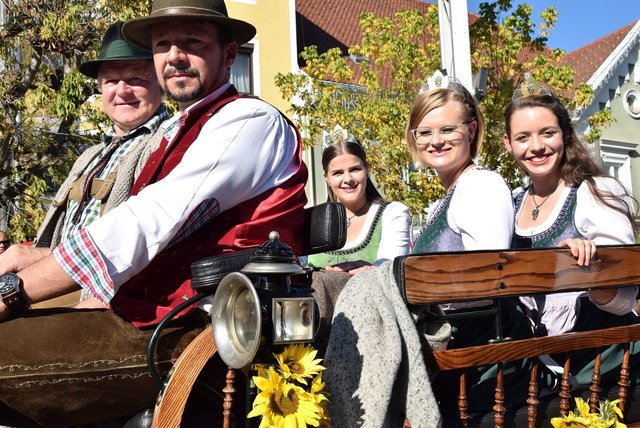 &lt;f&gt;Natürlich werden&lt;/f&gt; auch heuer die Steirischen Weinhoheiten Katja, Maria und Lisa beim Südsteirischen Herbstfest nicht fehlen.  | Foto: Waltraud Fischer