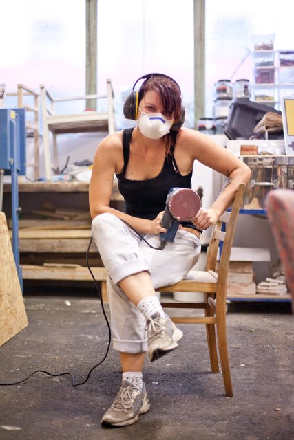 Der Arbeitsplatz von Barbara Wintersbergers Upcycling-Unternehmen befindet sich im Atelier Schlot in der Franckstraße. | Foto: Florian Loimayr