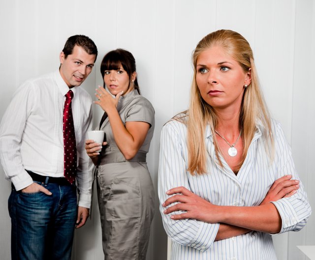 Vorsicht: Gerüchte sollte man nicht einfach so ausplaudern. | Foto: Fotolia