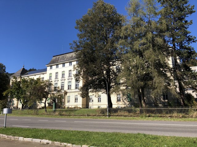 Das ehemalige Landespflegezentrum Kindberg steht seit März zum Verkauf. Es wurde im Dezember 2017 geschlossen. | Foto: Koidl