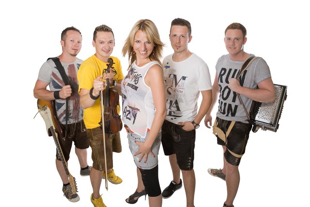 Erstmals seit sieben Jahren präsentieren die Aufgeiger wieder eine neue CD. Und das beim Oktoberfest in Bärnbach. | Foto: Die Aufgeiger