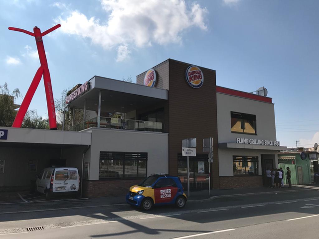 Der neue Burger-King-Standort gegenüber dem LKH Graz konnte nach einer fehlenden Baugenehmigung nun eröffnet werden. | Foto: Burger King