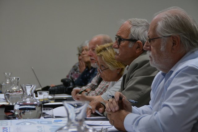 Die gewerkschaftlichen Beamten-Pensionistenvertreter, darunter ehemalige Lehrer, Soldaten und Polizisten,   nahmen durchaus interessiert  und rege an der Podiumsdiskussion teil.