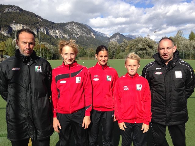 Christoph Kollau, Jazbinsek Paula und Jonas Dobersberger (ESV Lok Selzthal / LAZ Stainach) mit dem LAZ-Trainerteam unter Gernot Stradner (rechts). | Foto: LAZ Stainach