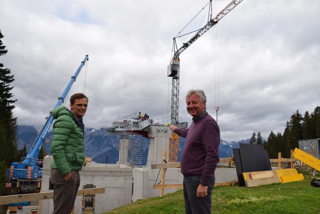 Glungezer: Bürgermeister Martin Wegscheider und Geschäftsführer Walter Höllwarth an der neuen Mittelstation. Am 18. Jänner 2019 wird die offizielle Eröffnung gefeiert.