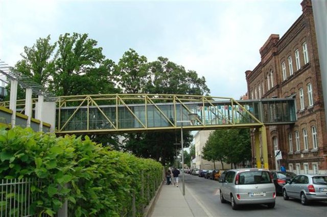 NMS Brückenschule, Dirmhirngasse 138, Liesing