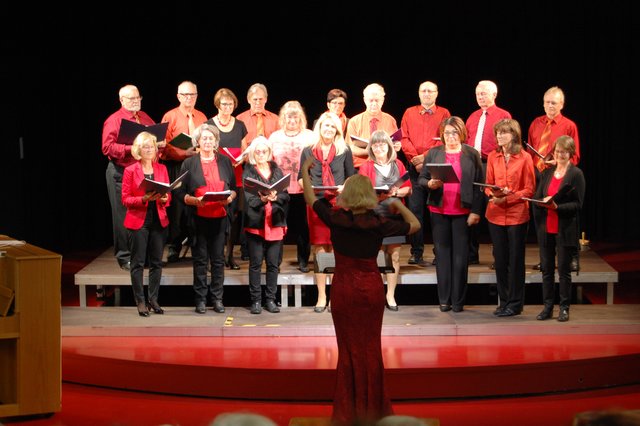 Der Chor Strazualaha bot auch Solo sein großes Können. 
Frau Zsuszanna Kiss wirkt sowohl beim Chor von Straßwalchen als auch beim Thalgauer Sängerbund als Chorleiterin. 
Die Idee, ein gemeinsames Chorkonzert zu gestalten, lag daher nahe. 