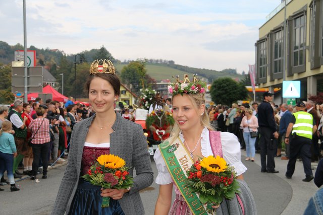 Weinhoheit, Blumenkönigin, Winzerzug, Gamlitz