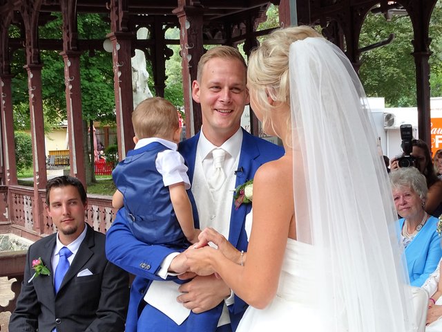 Hochzeit im stimmungsvollen Standesamt im Reichenauer Kurpark. | Foto: Wilfried Scherzer
