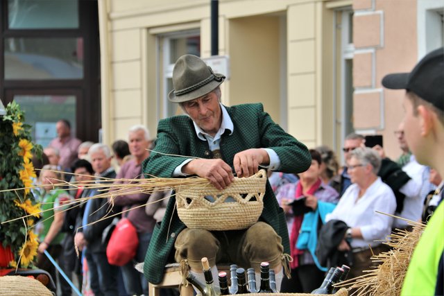 Korbflechten, Handwerk, Winzerzug, Weinlesefest, Gamlitz