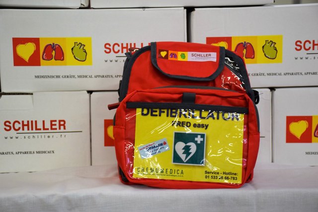 Ein Defibrillator kann im Ernstfall Leben retten. | Foto: Peter Zellinger