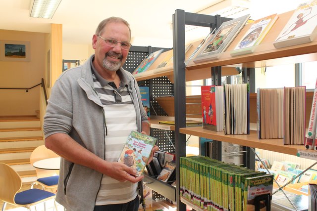 Büchereileiter Kurt Tausch hat ein besonders großes Herz für die Kinder