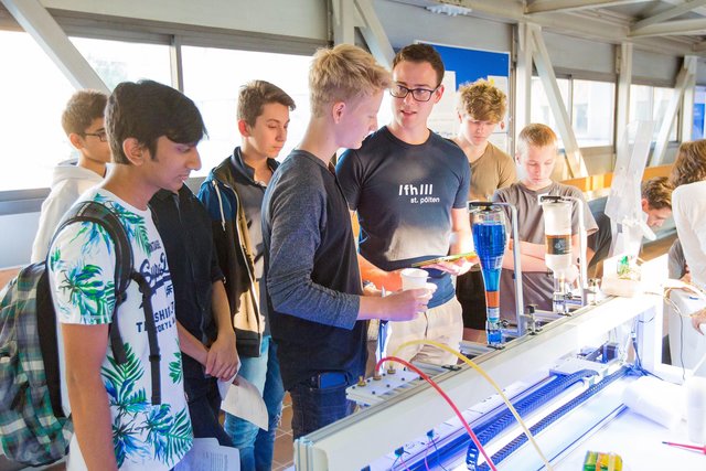 180 Forscher aus ganz Österreich brachten sowohl Kindern als auch Erwachsenen Wissenschaft näher.  | Foto: PRIA/Simon Kupferschmied