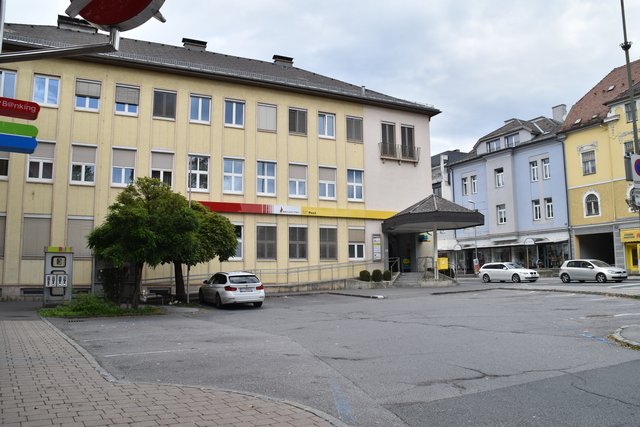 Der Egarter-Platz mit Hauptpostamt ist dem Postmeister Ferdinand Egarter gewidmet