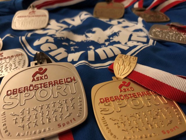 Die Medaillen-Bilanz kann sich sehen lassen! Die SchwimmerInnen des SK Vöest belegen in der Medaillenwertung den augezeichneten 4. Rang!