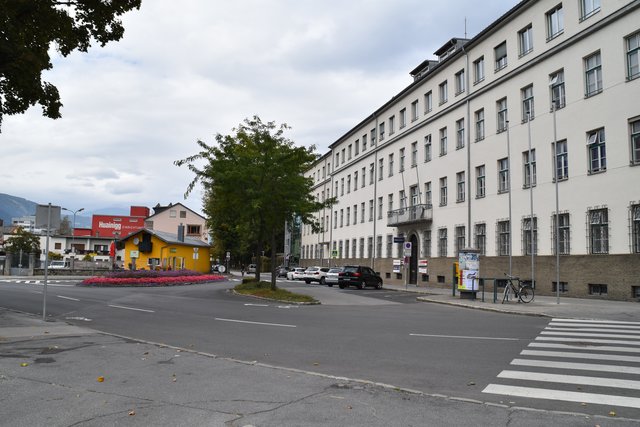 Der Dr.-Arthur-Lemisch-Platz in Spittal. Selten wurde ein Platz so oft umbenannt wie dieser