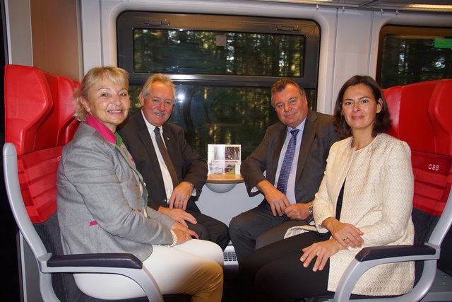 Bezirkshauptfrau Wilbirg Mitterlehner, O.Ö. Landtagspräsident Viktor Sigl, Infrastruktur Landesrat Günther Steinkellner und ÖBB Infrastruktur AG-Vorstandsdirektorin Silvia Angelo diskutierten schon bei der Jubiläumsfahrt über die Attraktivierung der Mühlkreisbahn.