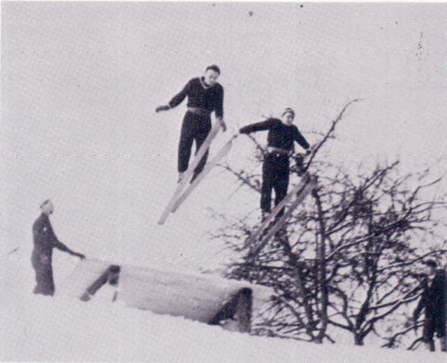 Auch Doppelsprünge gab es in den 1930ern bereits.