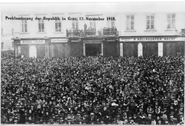 Von Franz zu Freiheit: Am heutigen Freiheitsplatz jubelten Tausende der Proklamierung der Ersten Republik im Jahr 1918 zu. | Foto: KK/Kubinzky