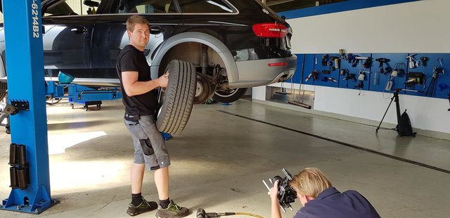 Thomas Ortner hat zu Beginn des Jahres den KFZ-Betrieb von Albert Neubauer in St. Peter-Freienstein übernommen – jetzt ist er beim "Follow-Me-Award 2018" als steirischer Betriebsnachfolger des Jahres nominiert.  | Foto: KK