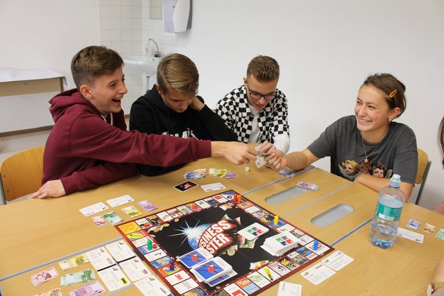 Wirtschaft spielend begreifen beim Entrepreneurship-Day in der HBLA Lentia. | Foto: HBLA Lentia