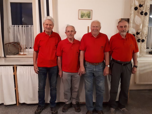 Die erfolgreichen Kegler des Seniorenbundes Taiskirchen.  v.l.: Karl Schwarz, Max Fischer, Josef Brüglauer, Johann Schusterbauer | Foto: Scherfler