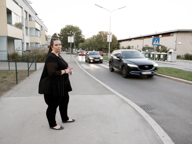 Simone Pibernik an der Kreuzung zur Hausfeldstraße: "Sogar die Luftqualität ist merklich gesunken."