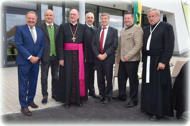 NR Johann Rädler, BGM von Wiesmath Erich Rasner, Diözesanbischof Dr. Alois Schwarz, VizeBGM Hubert Schwarz, Bezirkshauptmann Mag. Ernst Anzeletti, BGM Manfred Grundtner, Pfarrer Mag Florian Hellwagner. | Foto: Gemeinde Hollenthon
